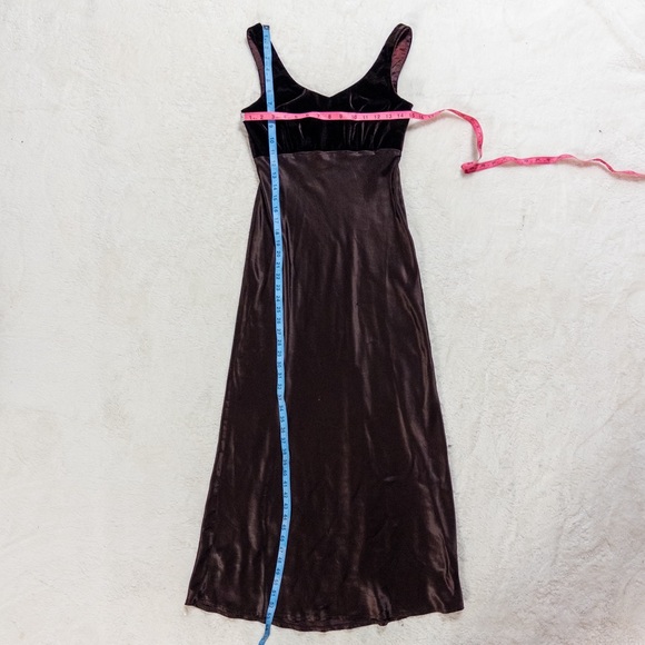 Vintage 90’s Brown Sleeveless Gown - Picture 8 of 9